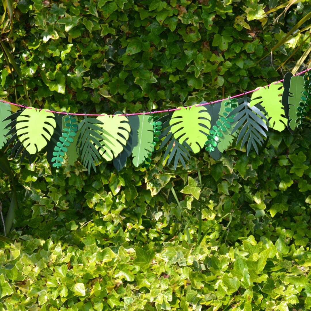 Tropical Party Banner – Tropical Leaf Hanging Garland (Pack of 12)